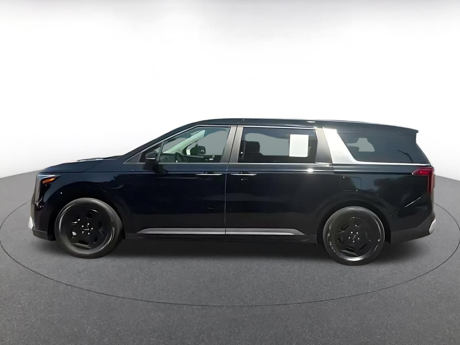 Thumbnail: 2026 Kia Carnival - 8
