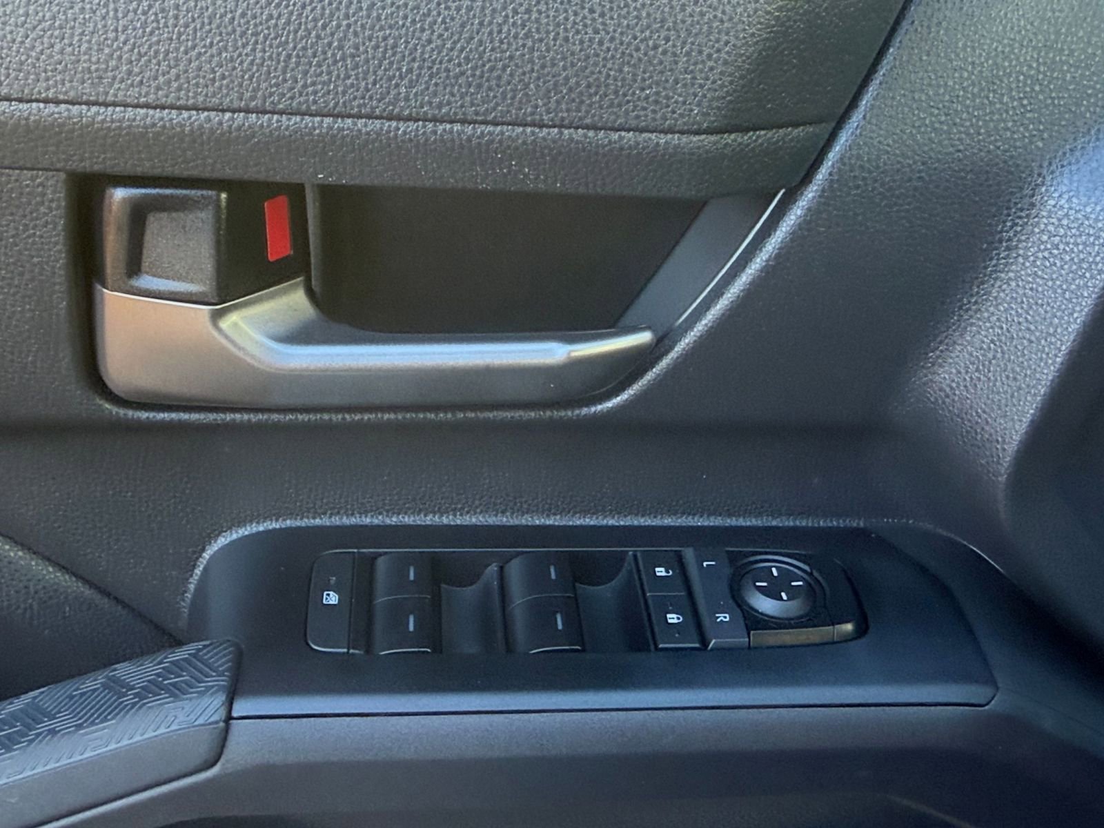 Thumbnail: 2025 Toyota Tacoma - 18