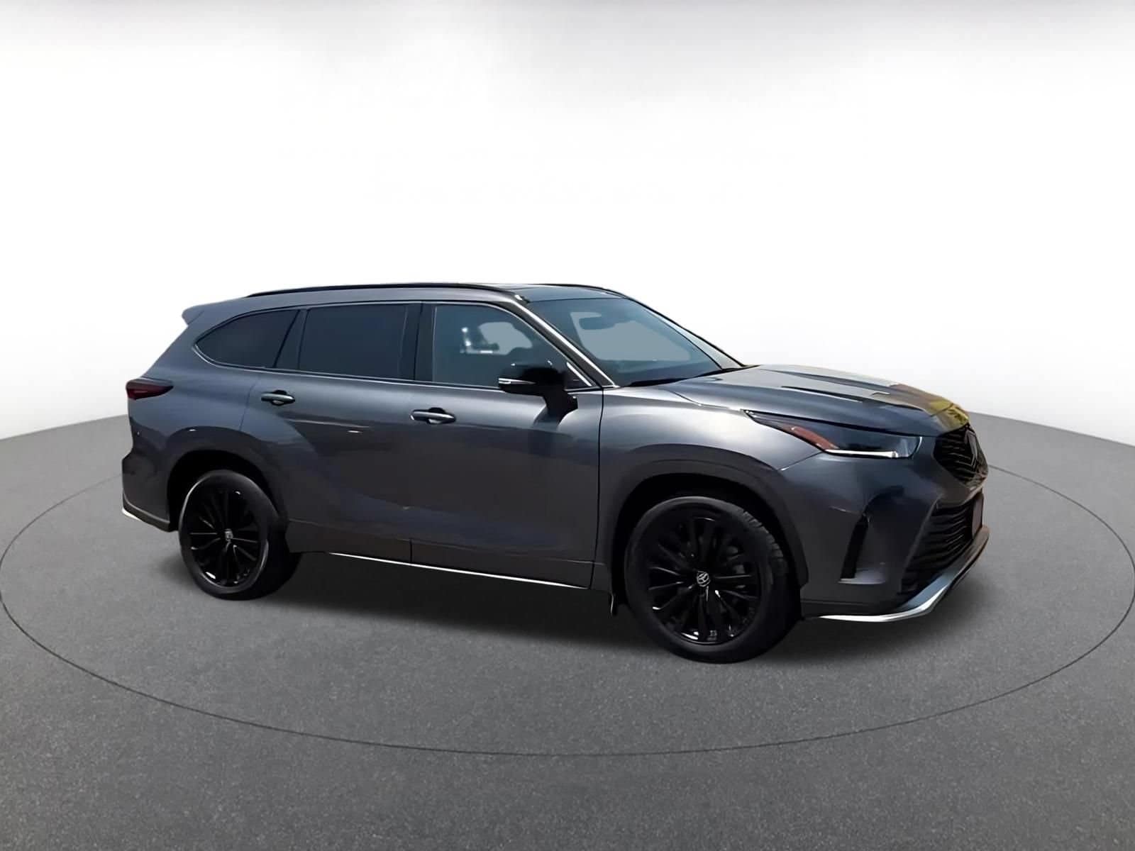 Thumbnail: 2025 Toyota Highlander - 2