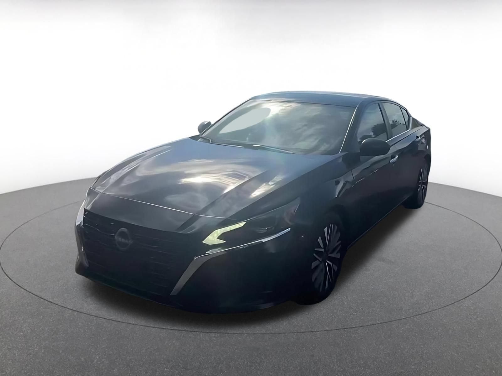 Thumbnail: 2025 Nissan Altima - 8