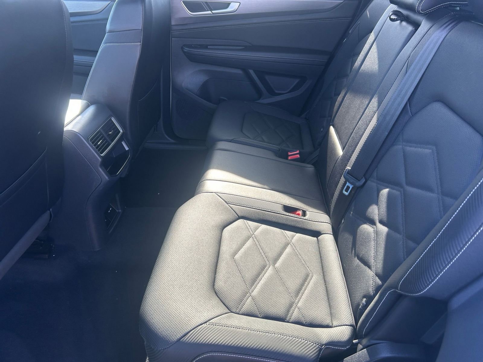 Thumbnail: 2025 Volkswagen Atlas - 29