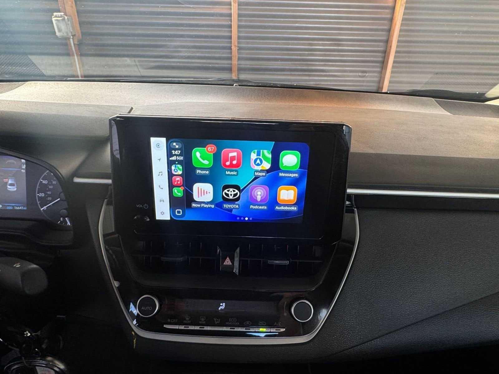 Thumbnail: 2025 Toyota Corolla - 18