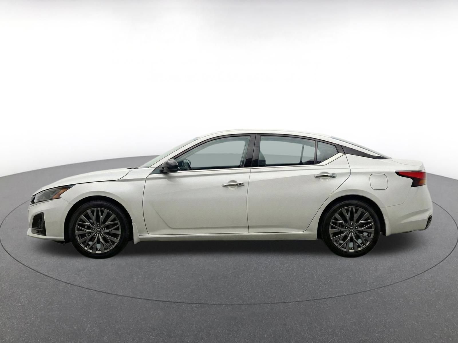 Thumbnail: 2025 Nissan Altima - 4