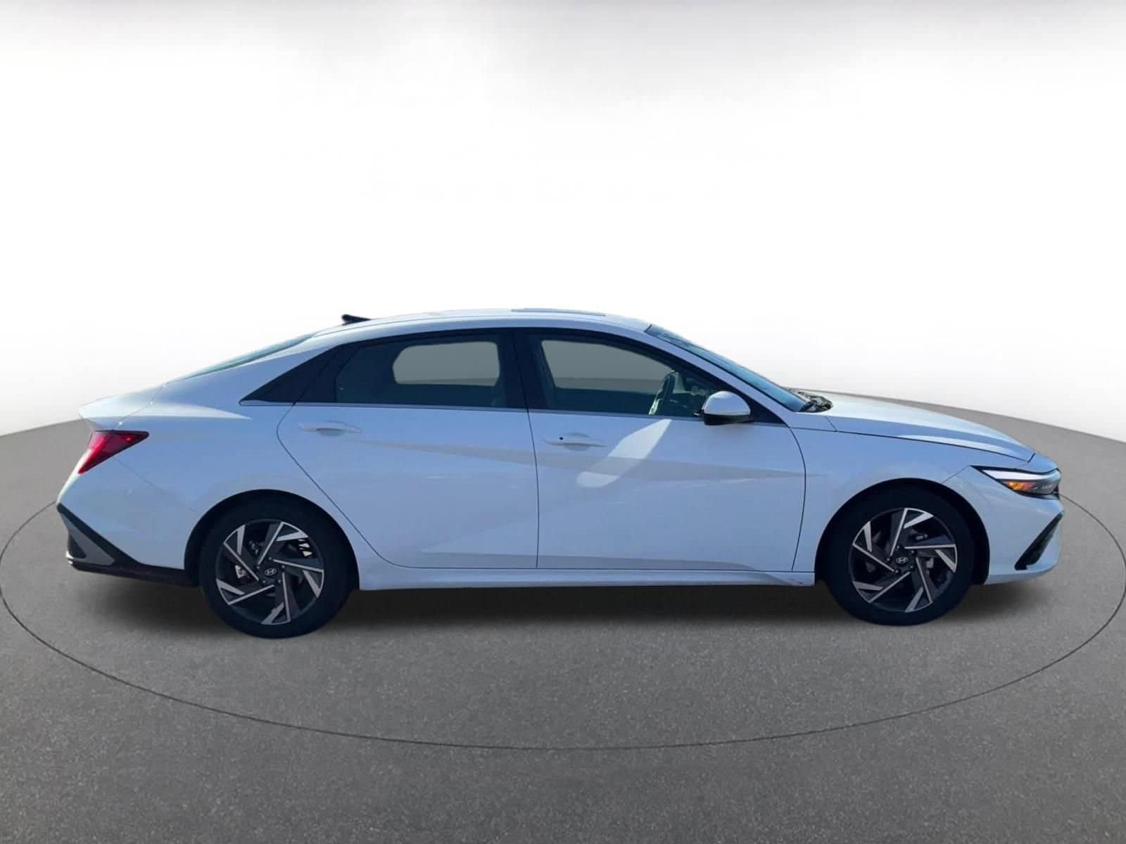 Thumbnail: 2025 Hyundai Elantra - 16