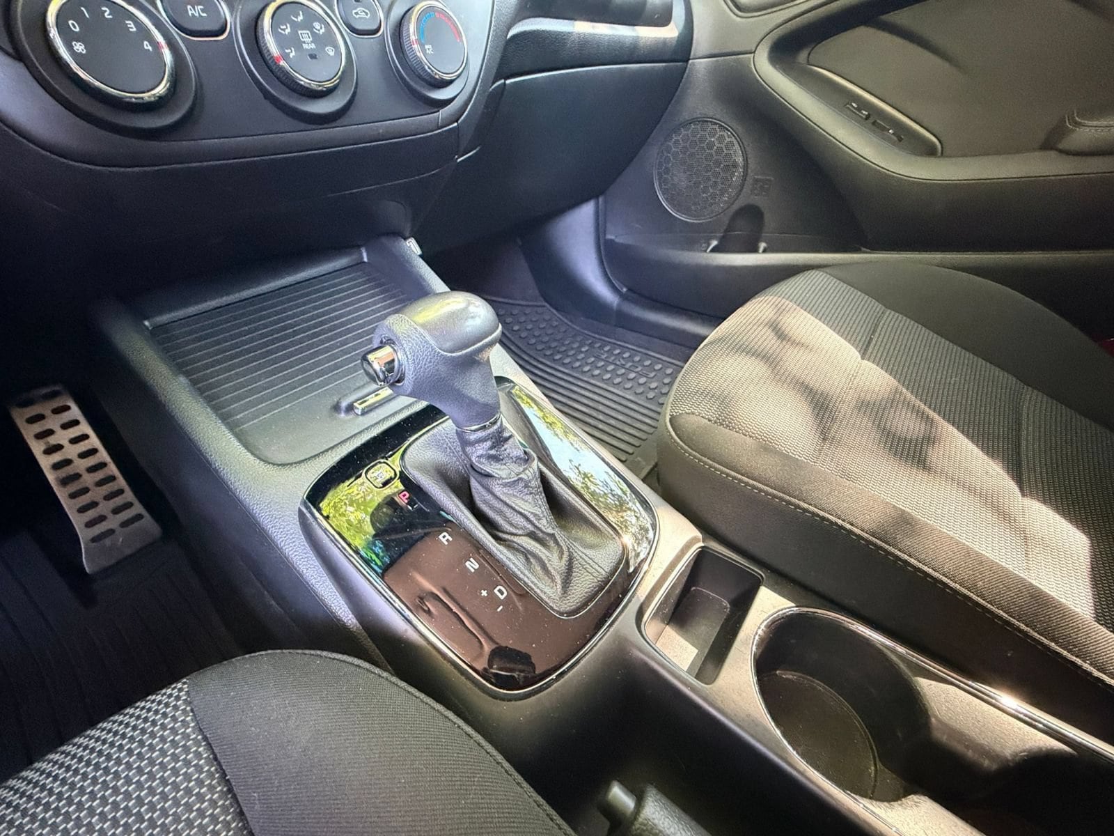 Thumbnail: 2018 Kia Forte - 34