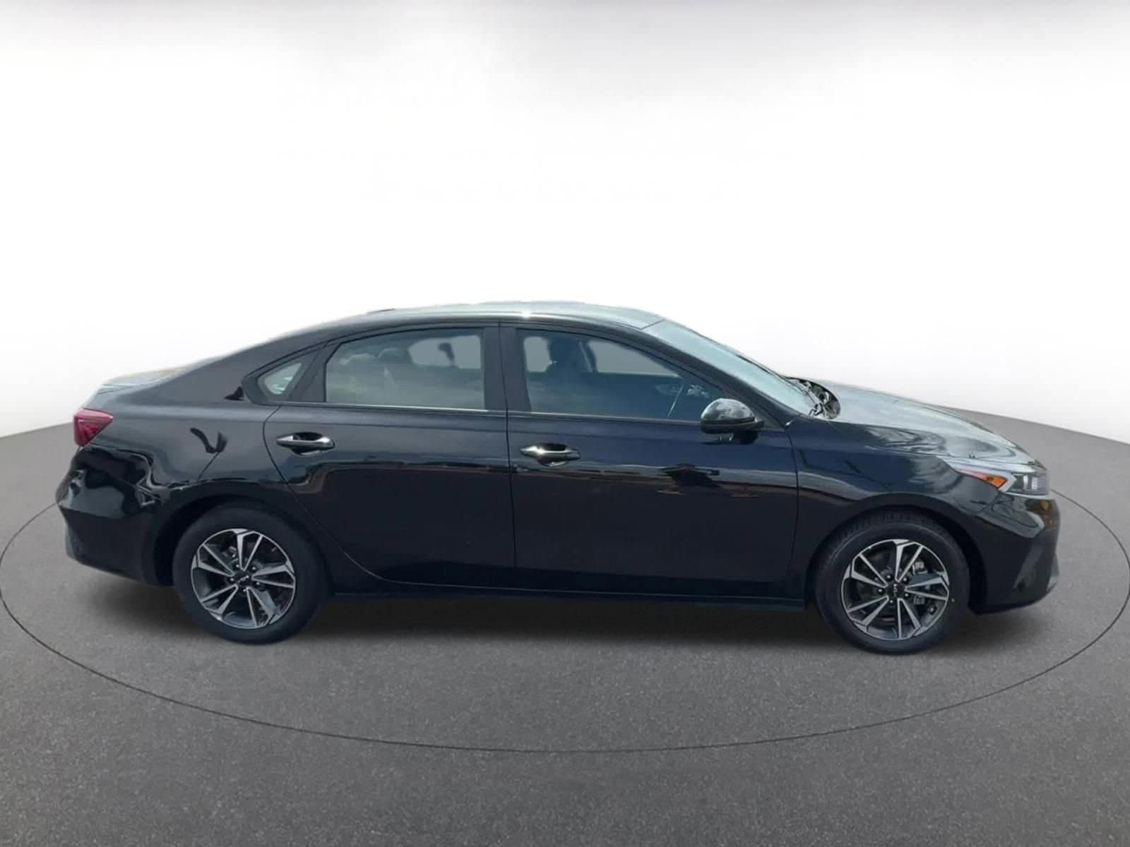 2024 Kia Forte LXS 16