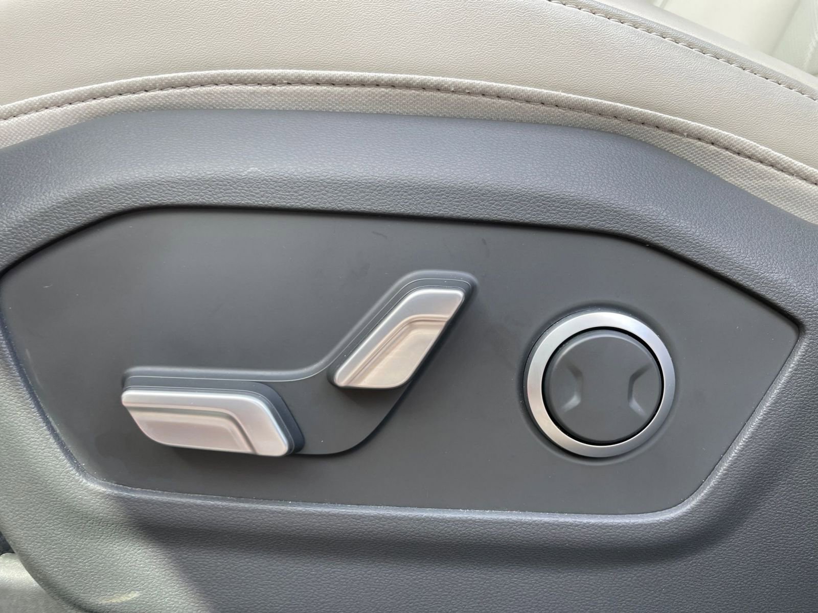 Thumbnail: 2025 Hyundai Santa Fe - 22