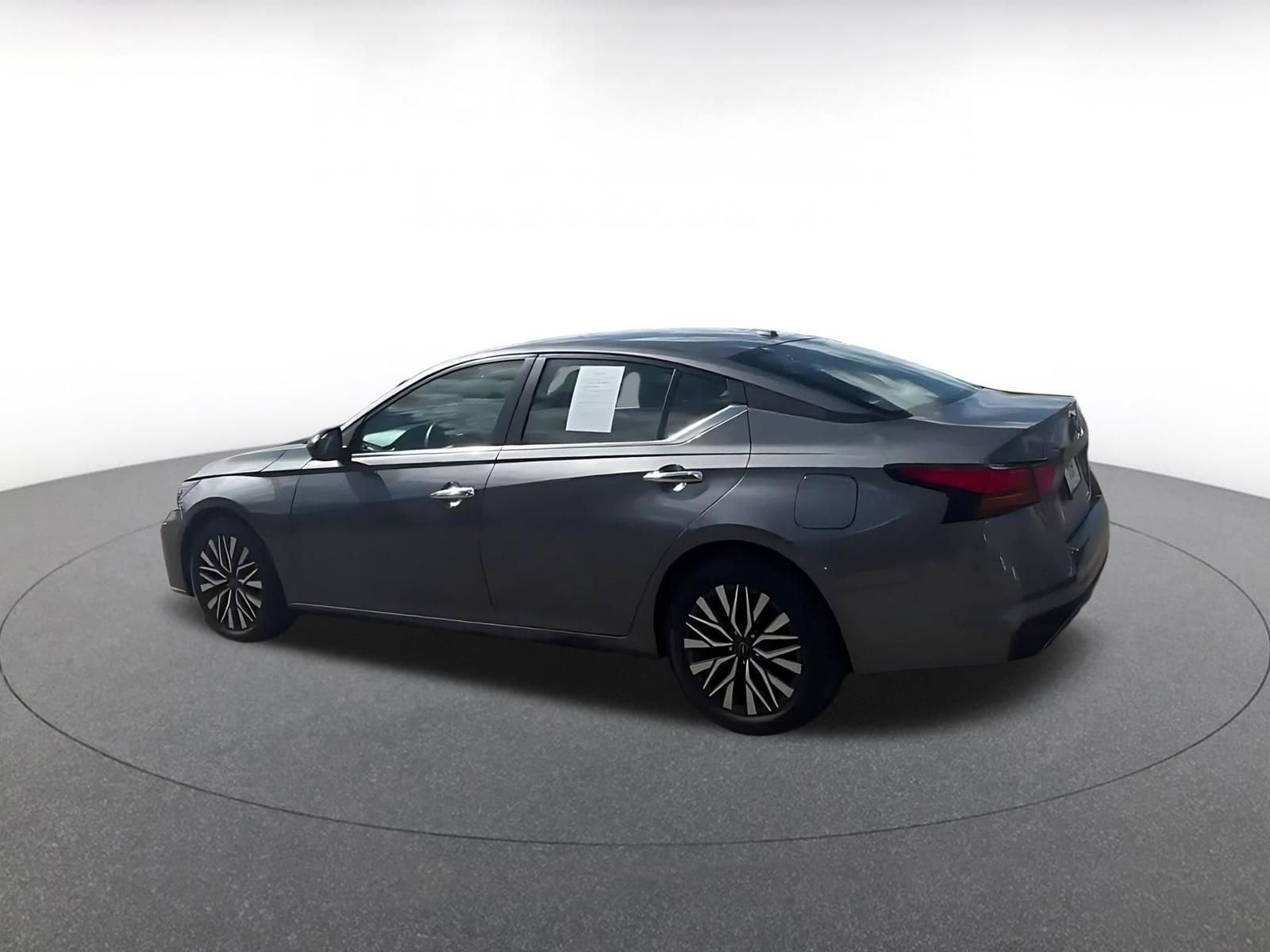 Thumbnail: 2025 Nissan Altima - 10
