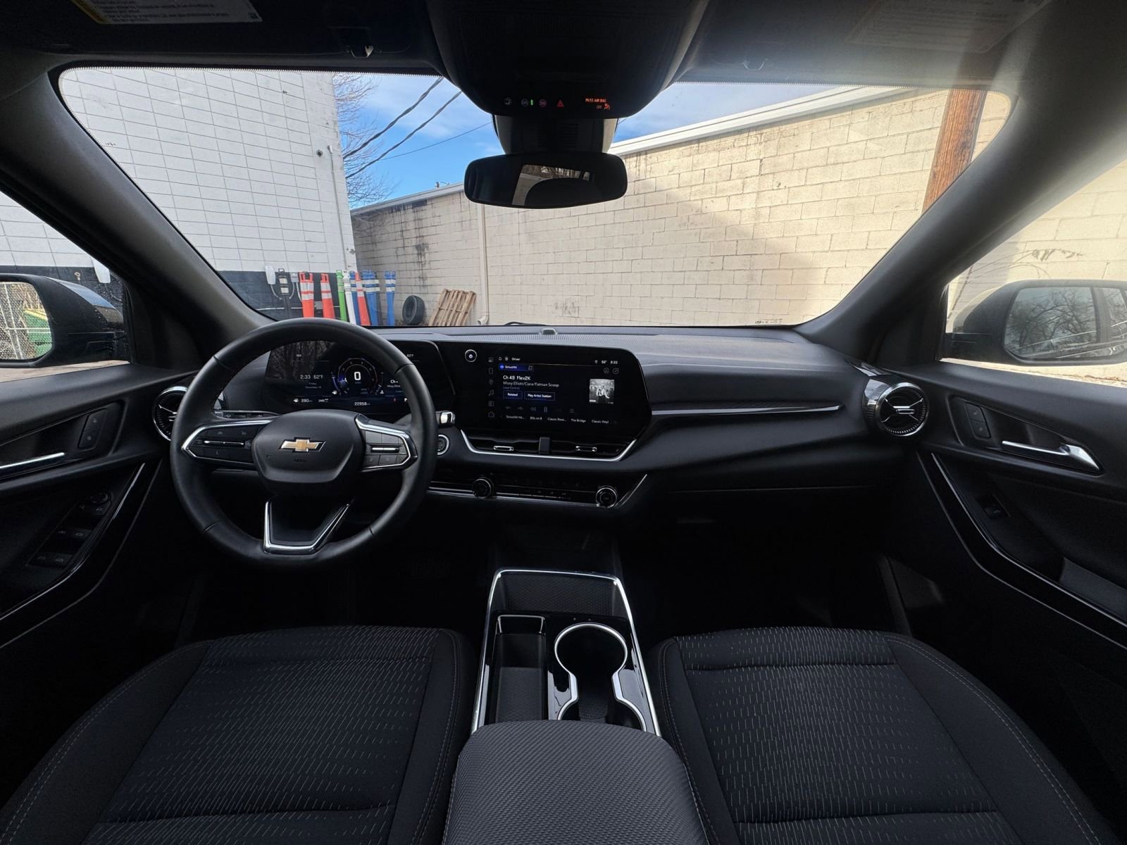 Thumbnail: 2025 Chevrolet Equinox - 32