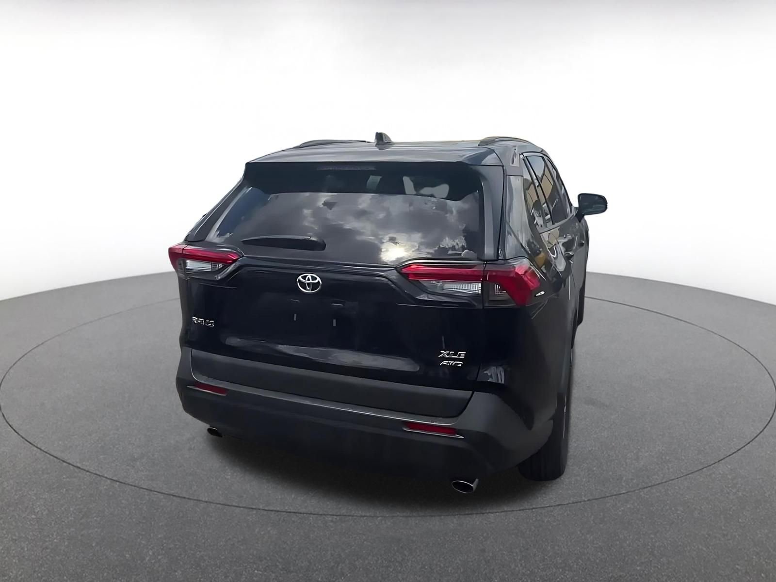 Thumbnail: 2025 Toyota RAV4 - 14