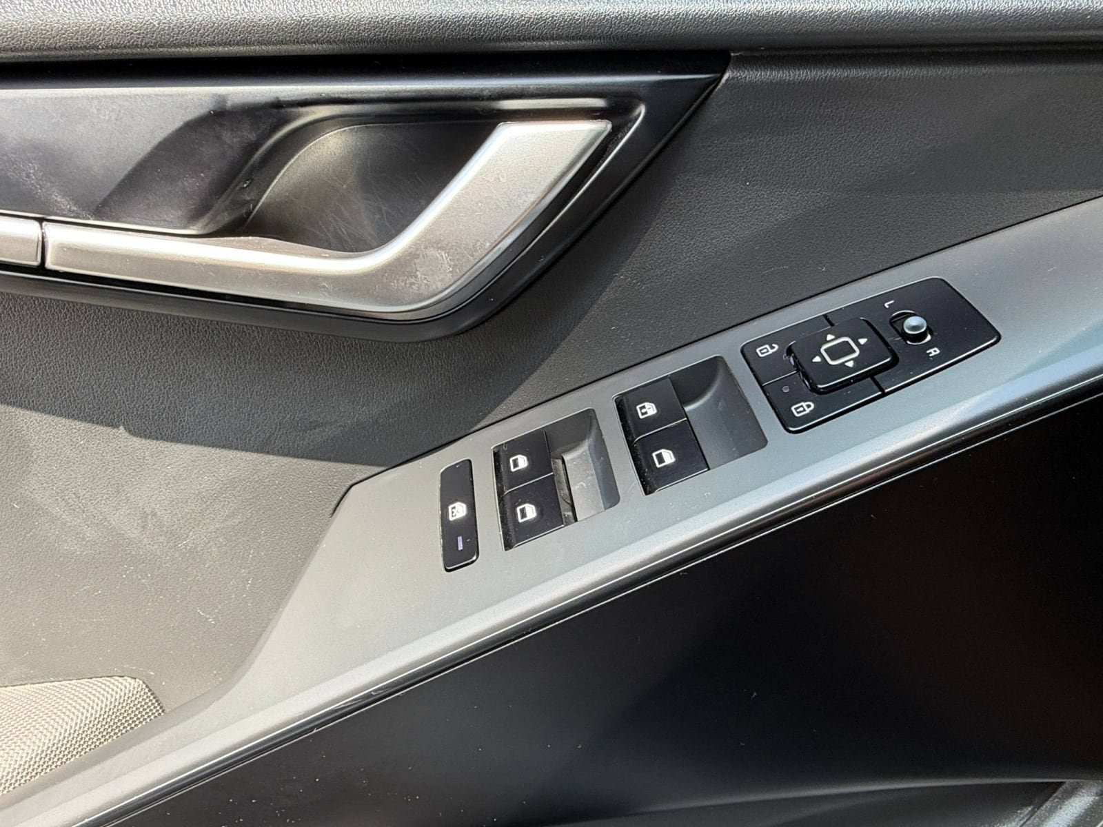 Thumbnail: 2026 Kia Niro - 15