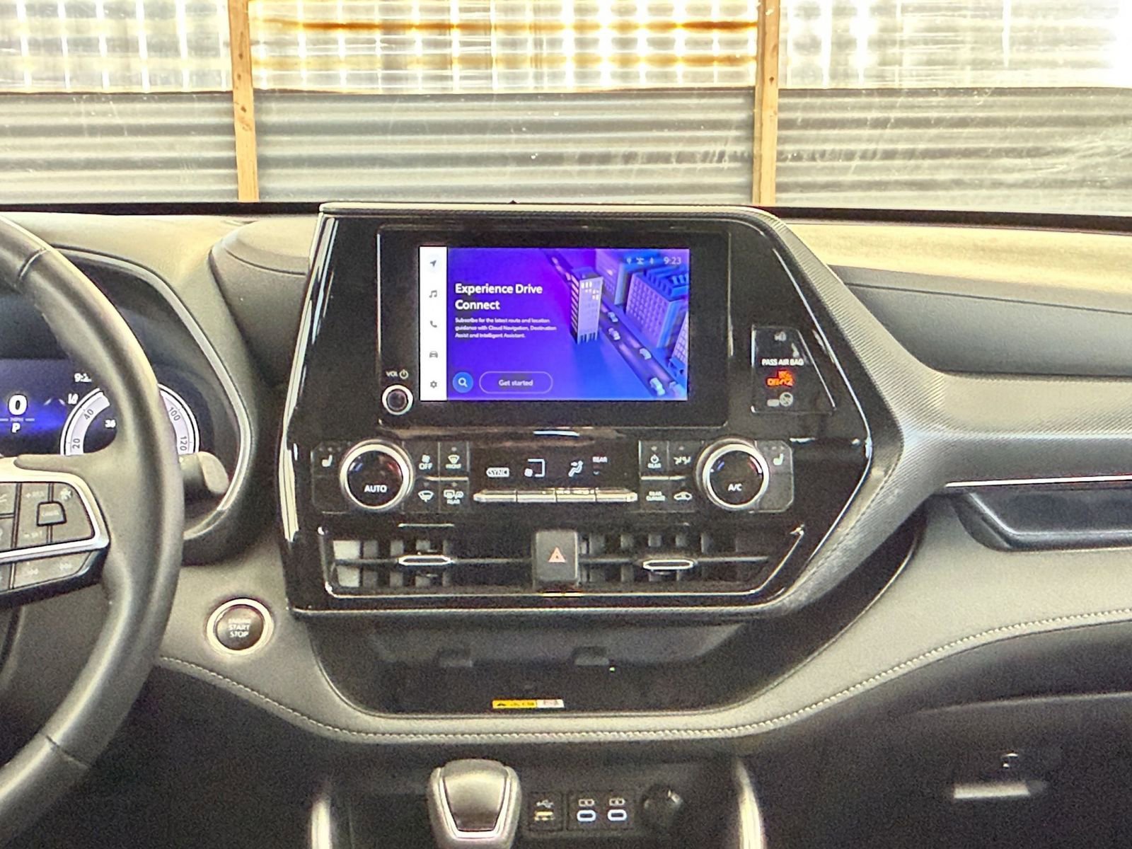 Thumbnail: 2025 Toyota Highlander - 20