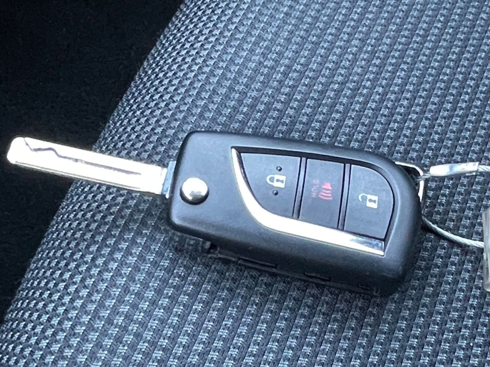 Thumbnail: 2025 Toyota RAV4 - 22