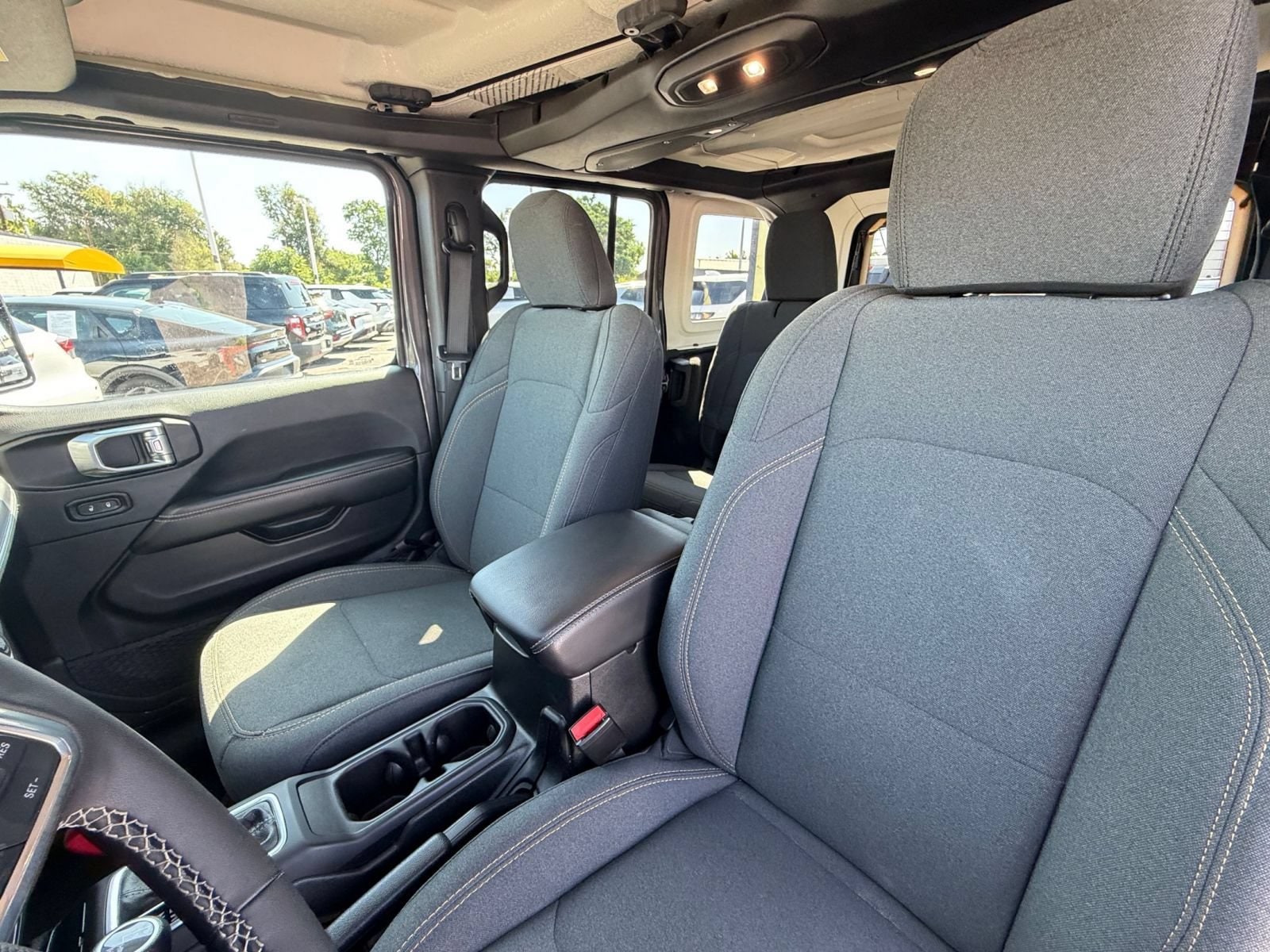 Thumbnail: 2025 Jeep Wrangler - 35