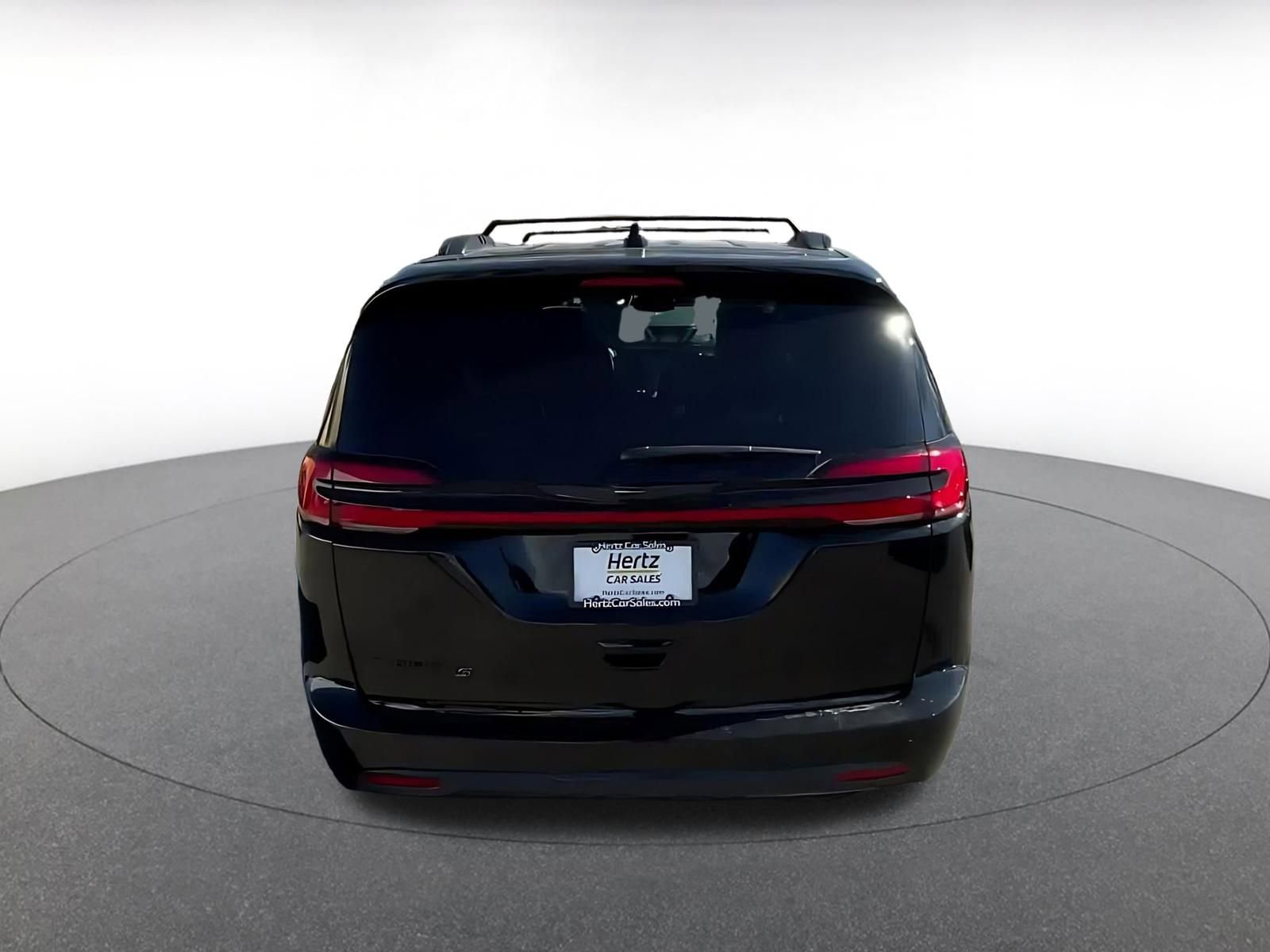 Thumbnail: 2025 Chrysler Pacifica - 12