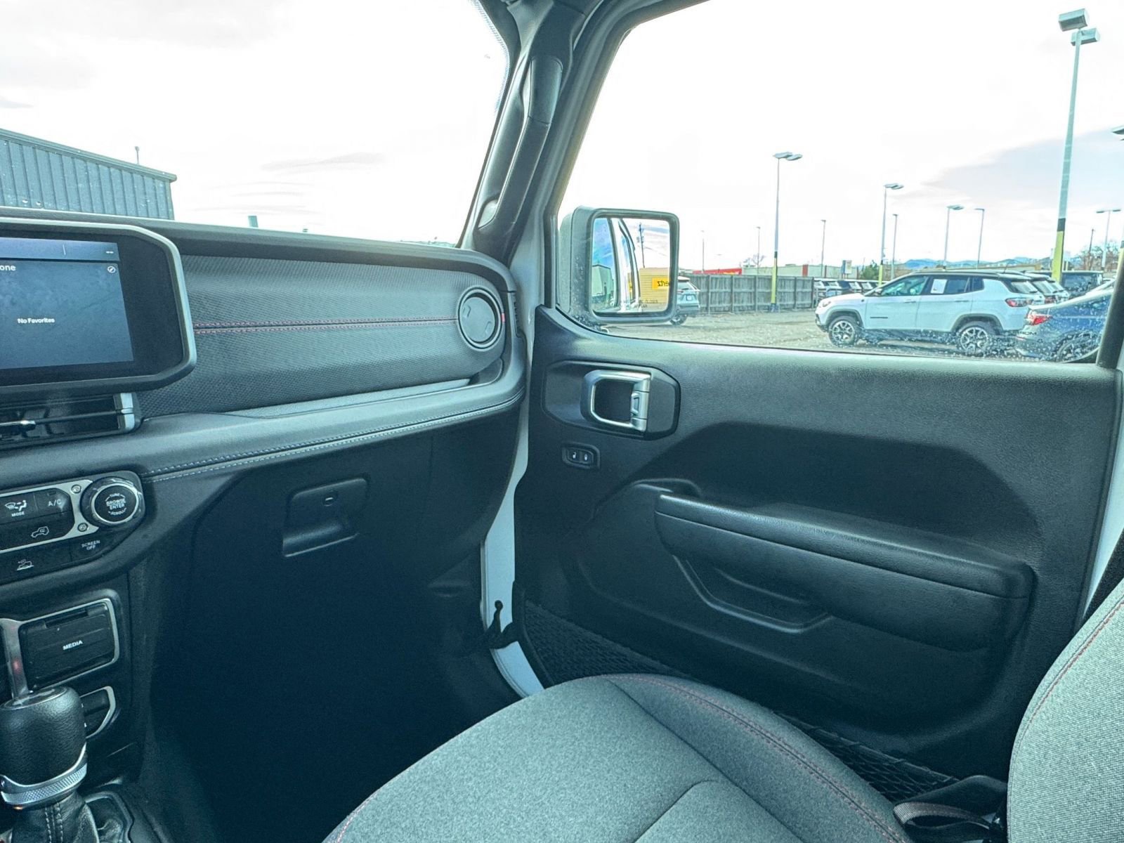 Thumbnail: 2025 Jeep Wrangler - 34