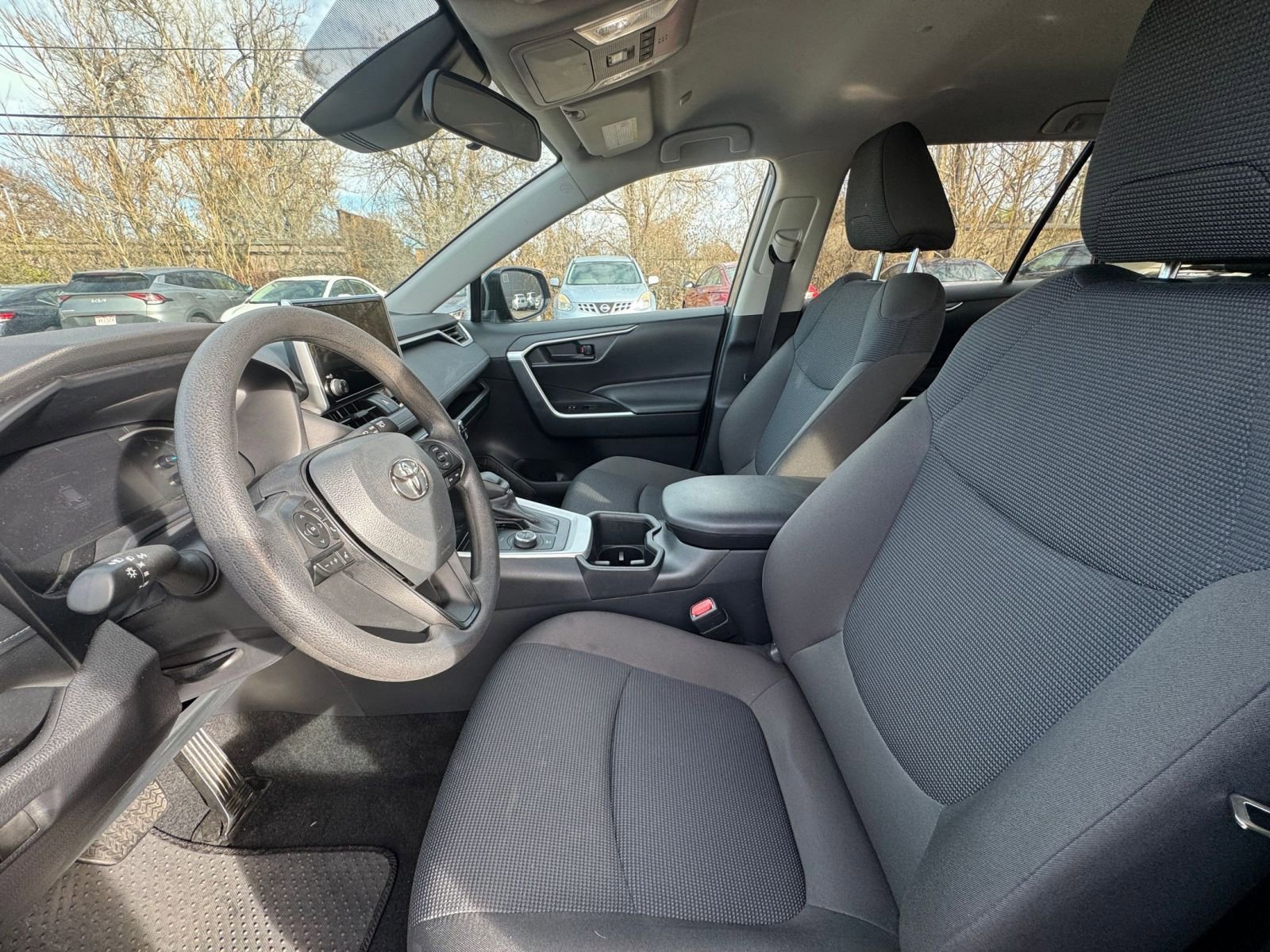 Thumbnail: 2025 Toyota RAV4 - 25