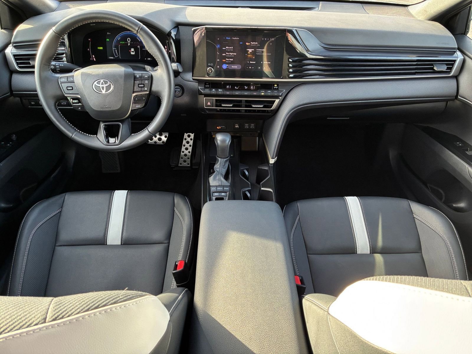 Thumbnail: 2025 Toyota Camry - 32