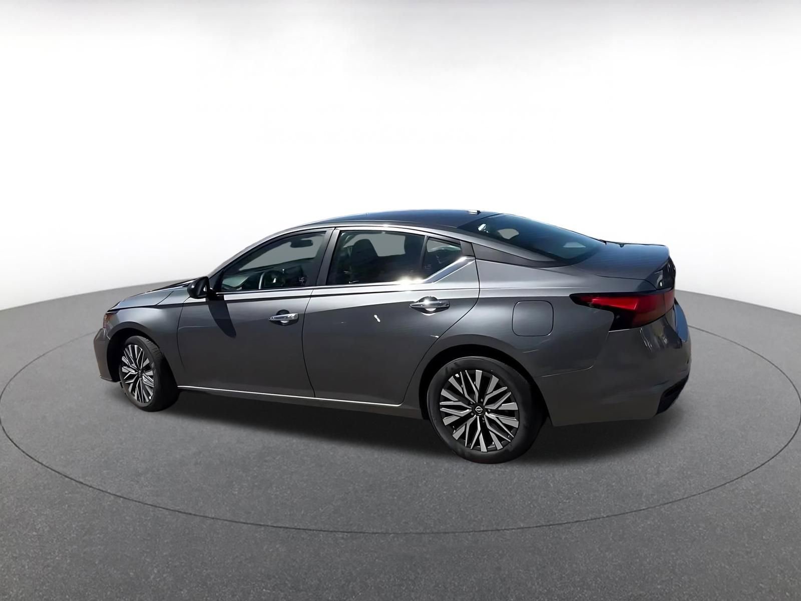 Thumbnail: 2025 Nissan Altima - 10