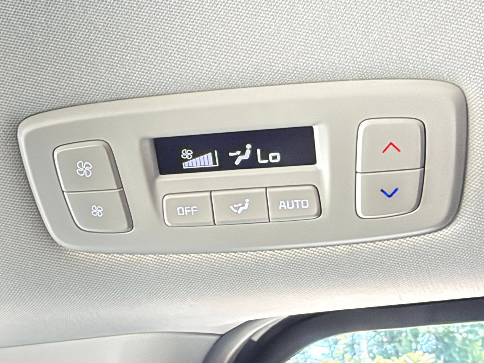 Thumbnail: 2026 Kia Carnival - 24