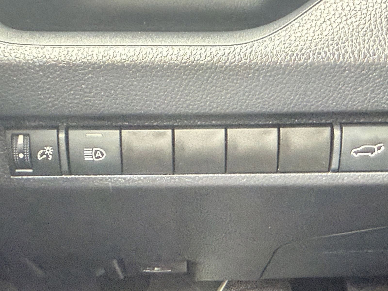 Thumbnail: 2025 Toyota RAV4 - 34