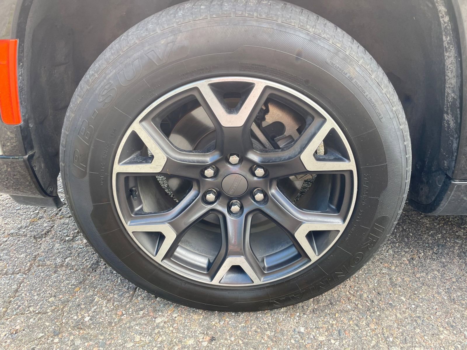 Thumbnail: 2023 Jeep Wagoneer - 31