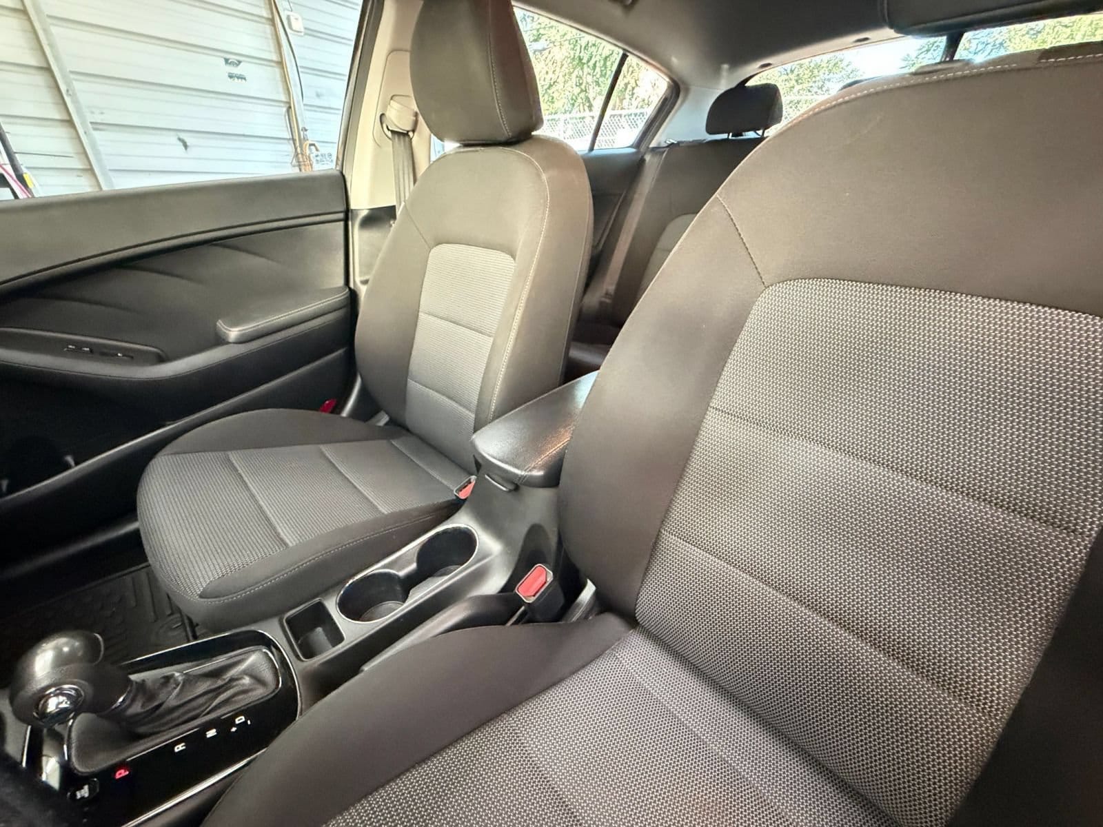 Thumbnail: 2018 Kia Forte - 29