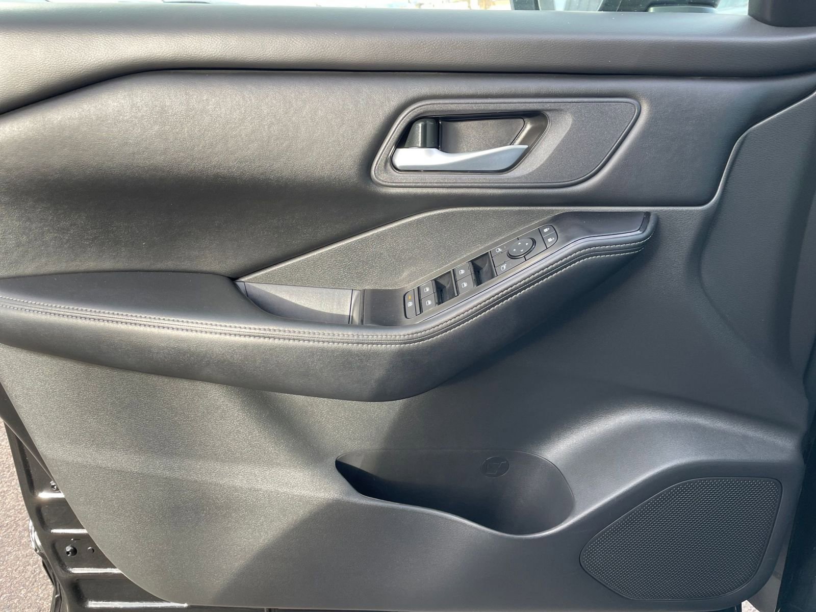 Thumbnail: 2025 Nissan Rogue - 18