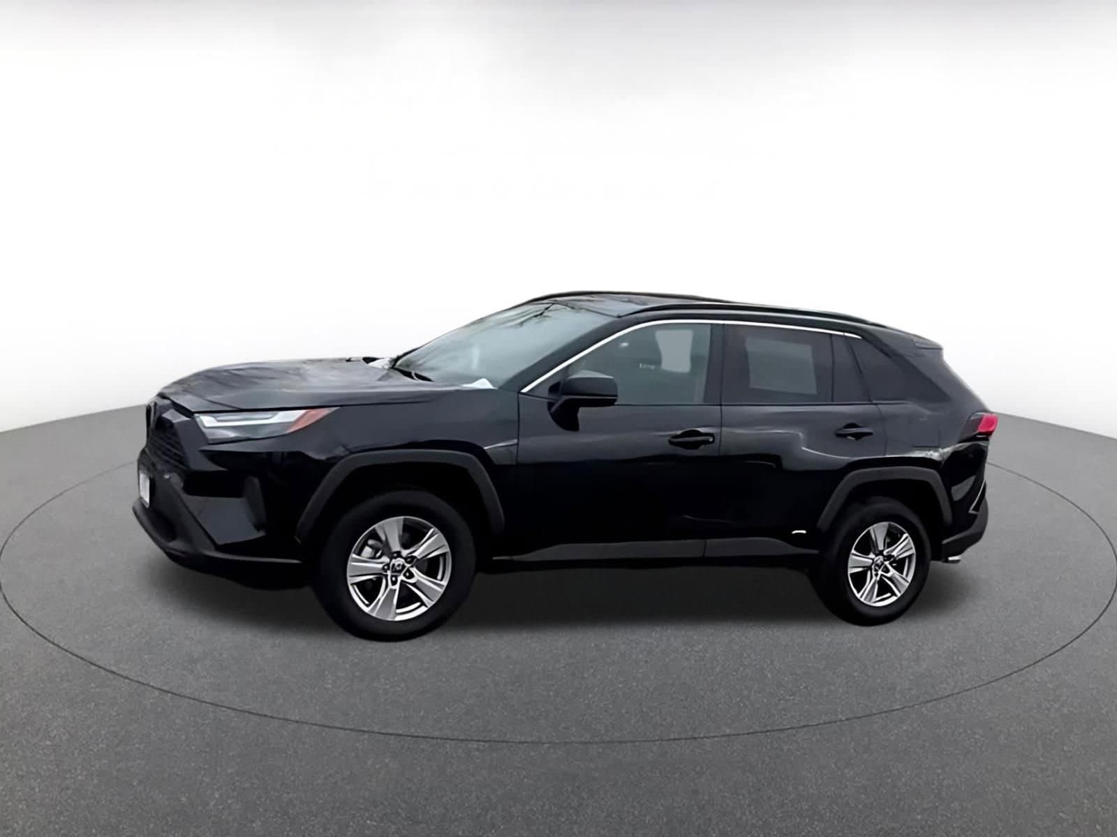 Thumbnail: 2025 Toyota RAV4 - 8