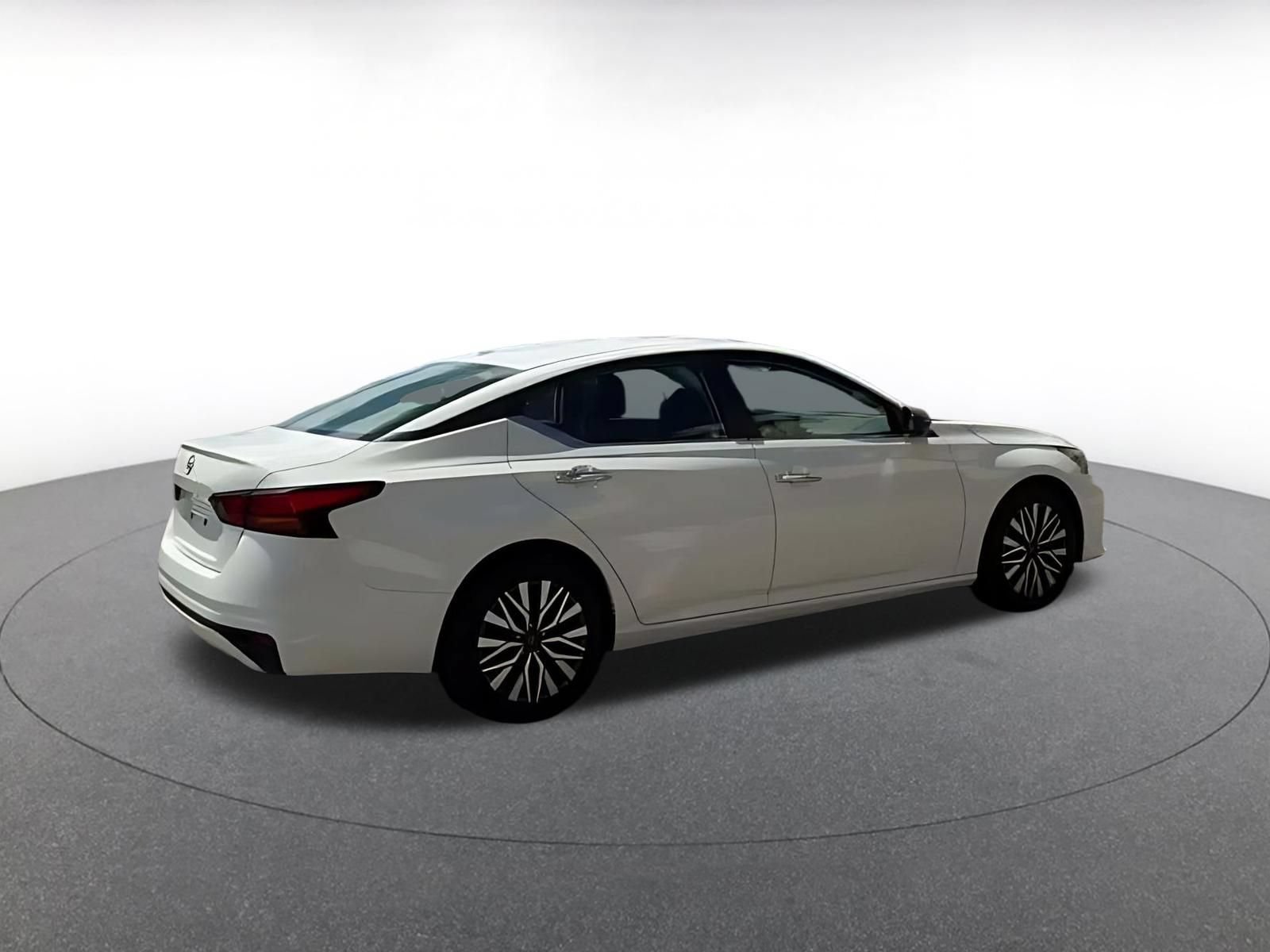 Thumbnail: 2025 Nissan Altima - 10