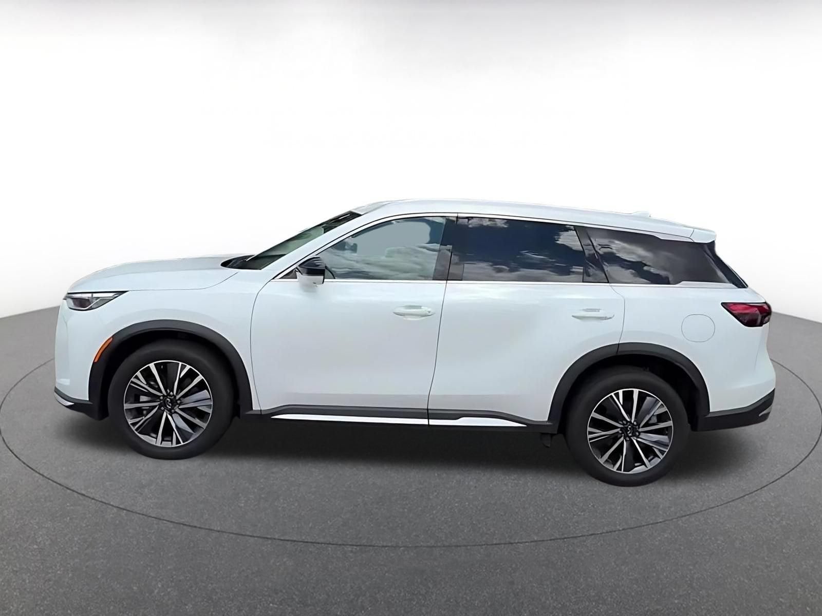 Thumbnail: 2026 INFINITI QX60 - 10