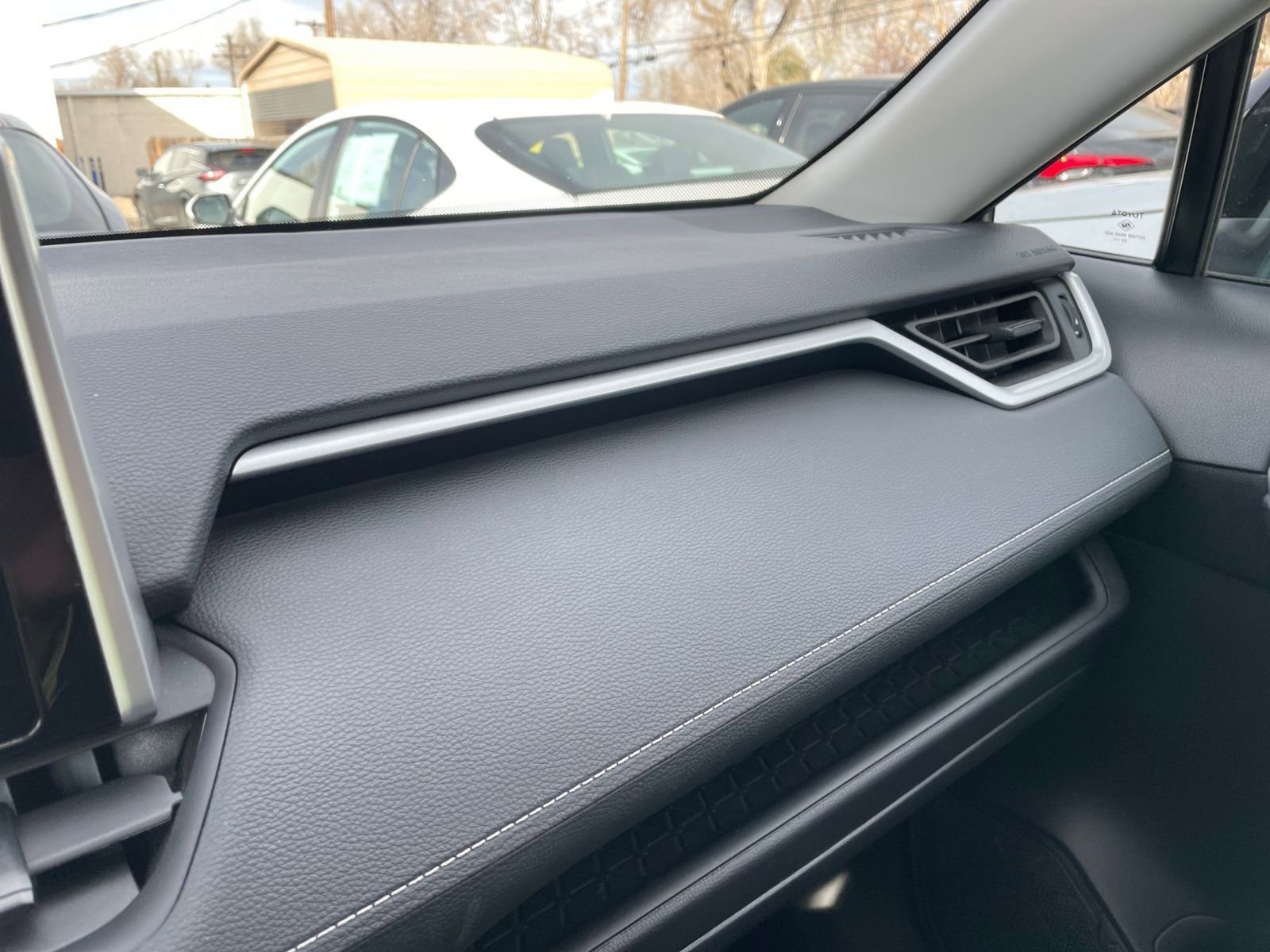 Thumbnail: 2025 Toyota RAV4 - 35