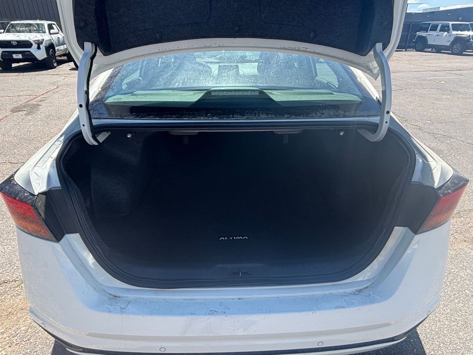 Thumbnail: 2025 Nissan Altima - 29