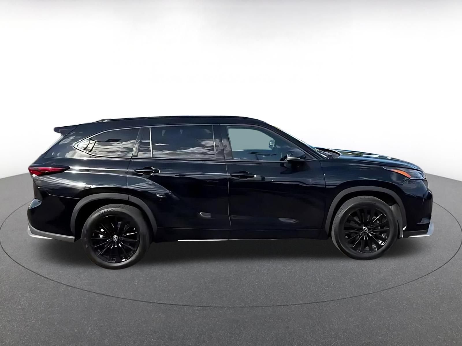 Thumbnail: 2025 Toyota Highlander - 14