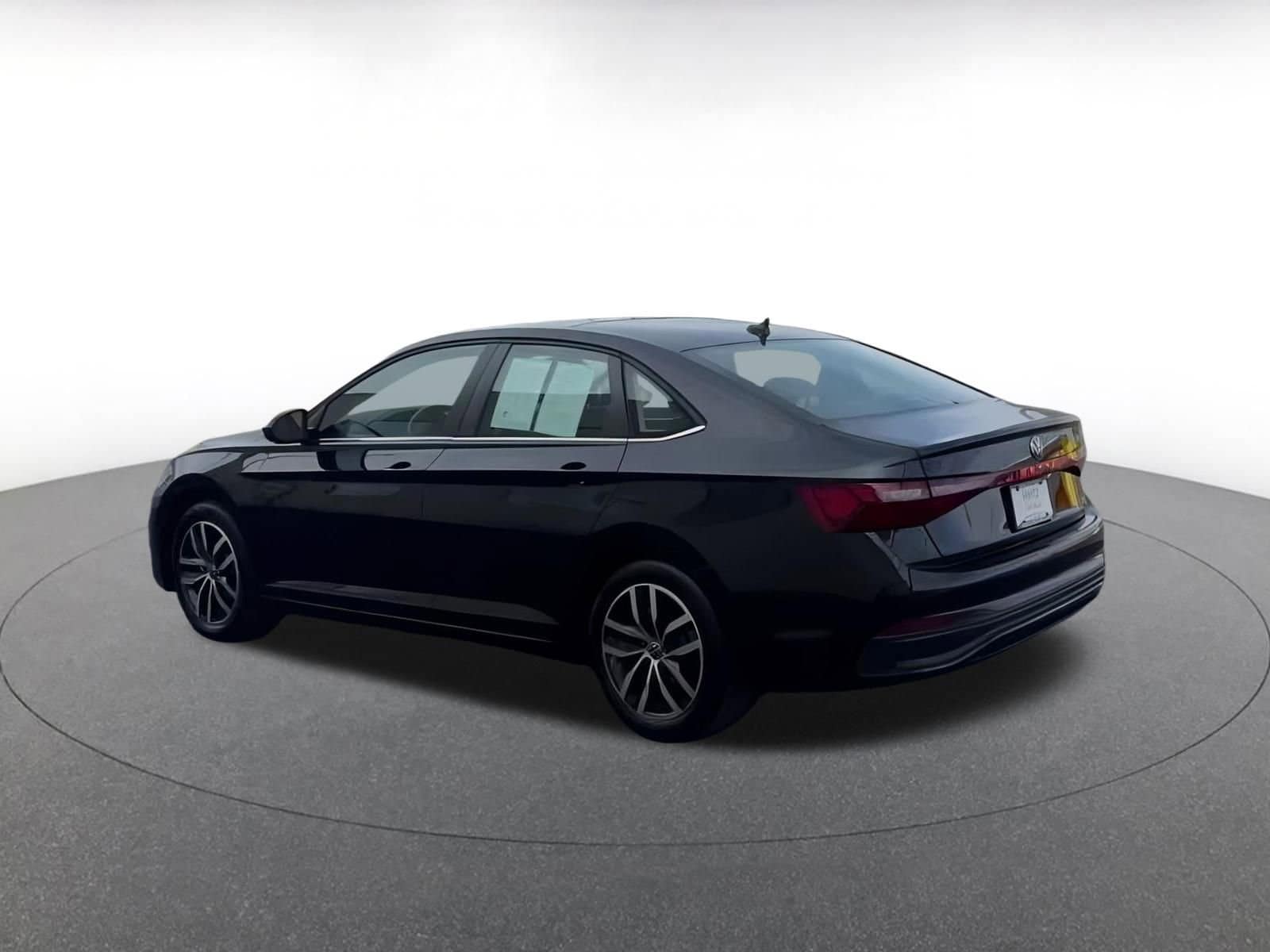 Thumbnail: 2025 Volkswagen Jetta - 9