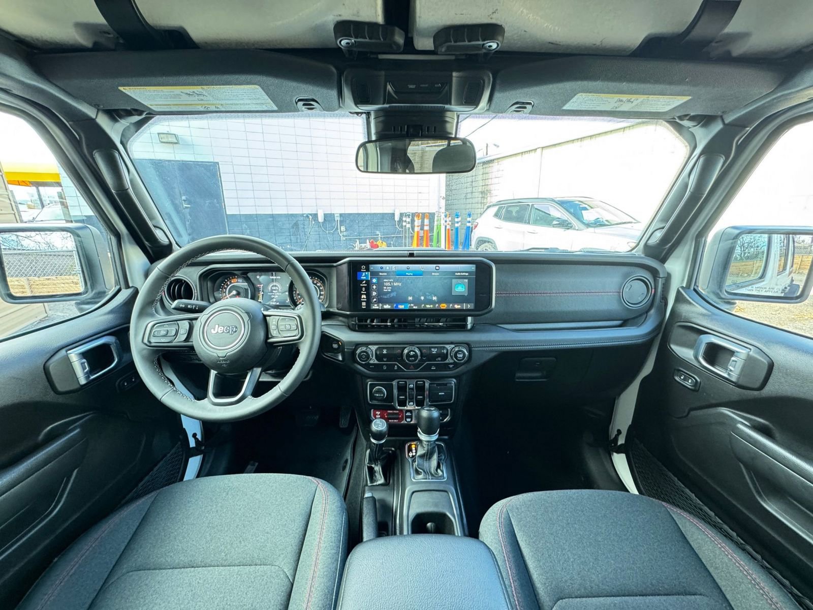 Thumbnail: 2025 Toyota RAV4 - 32