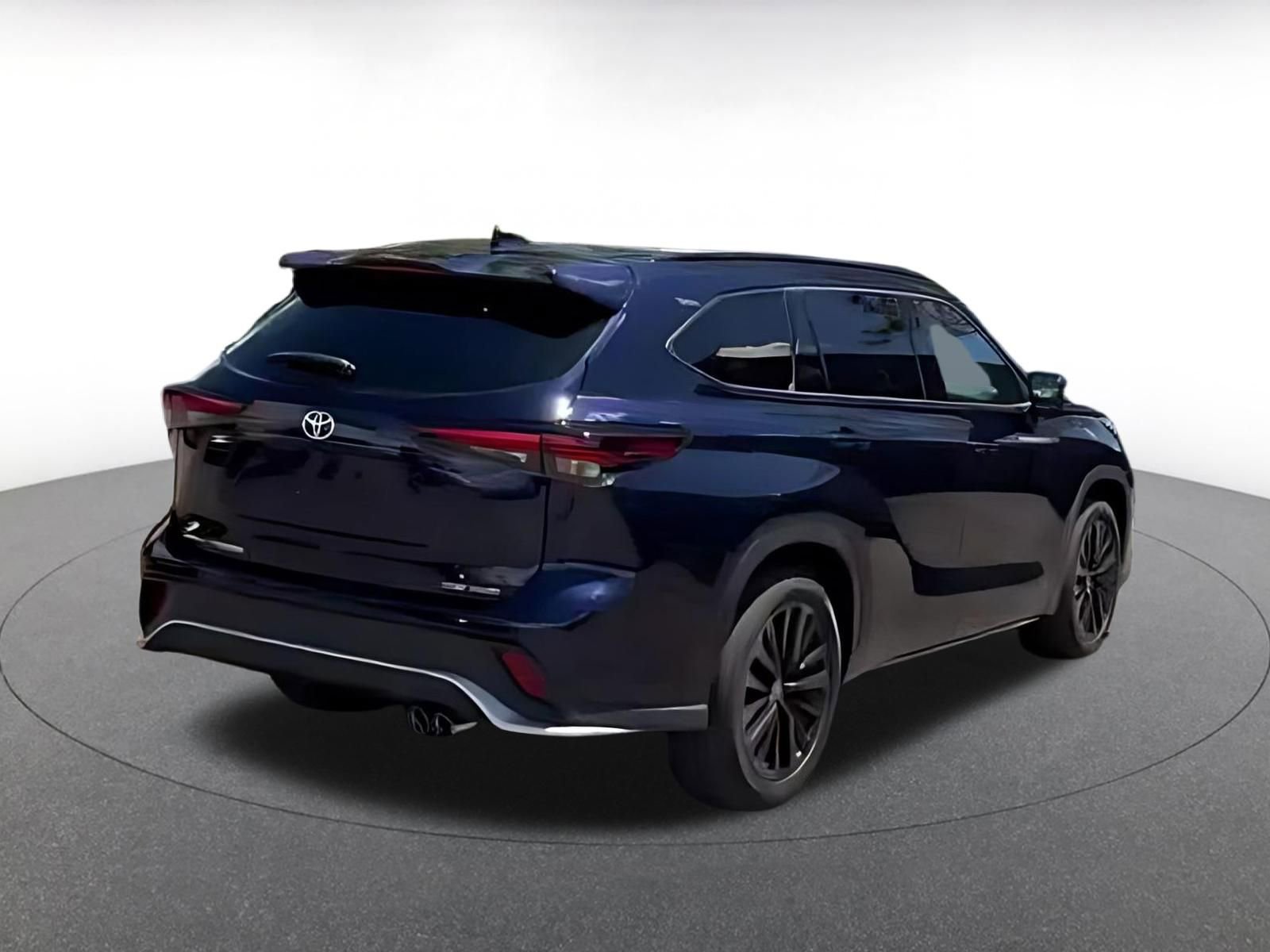 Thumbnail: 2025 Toyota Highlander - 8