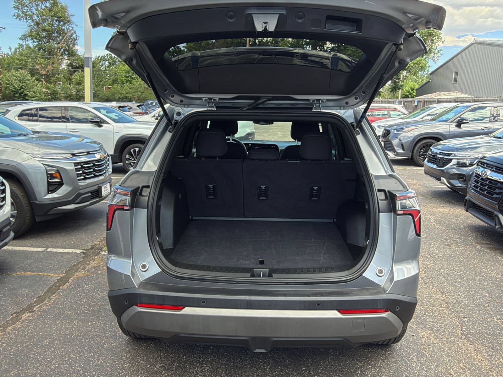Thumbnail: 2025 Chevrolet Equinox - 30