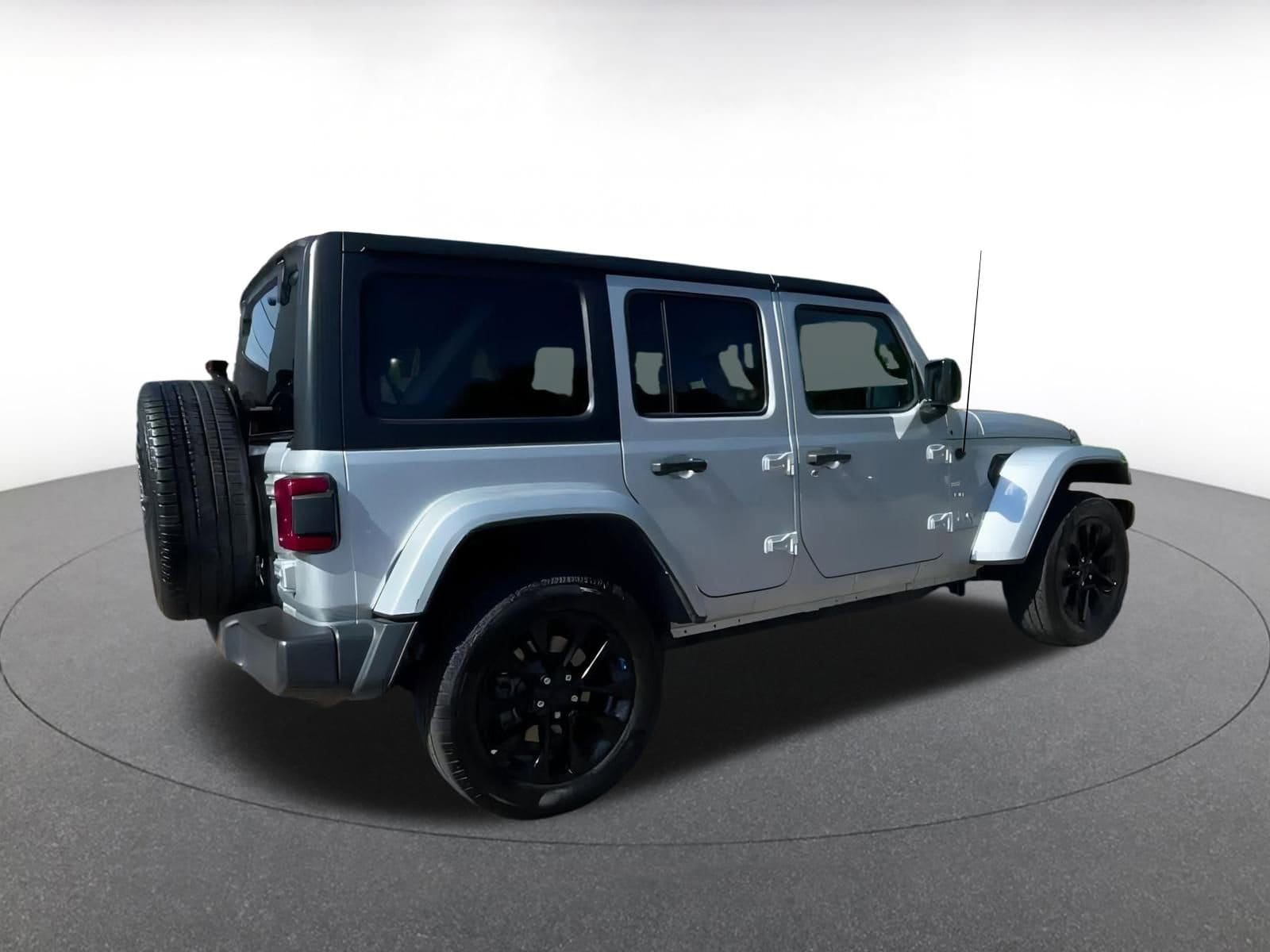 Thumbnail: 2023 Jeep Wrangler - 15