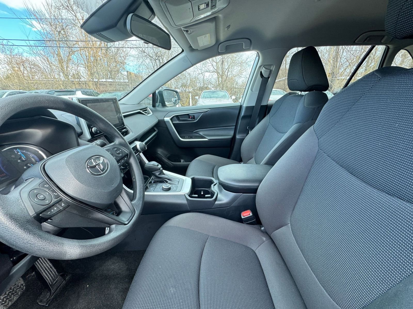 Thumbnail: 2025 Toyota RAV4 - 25