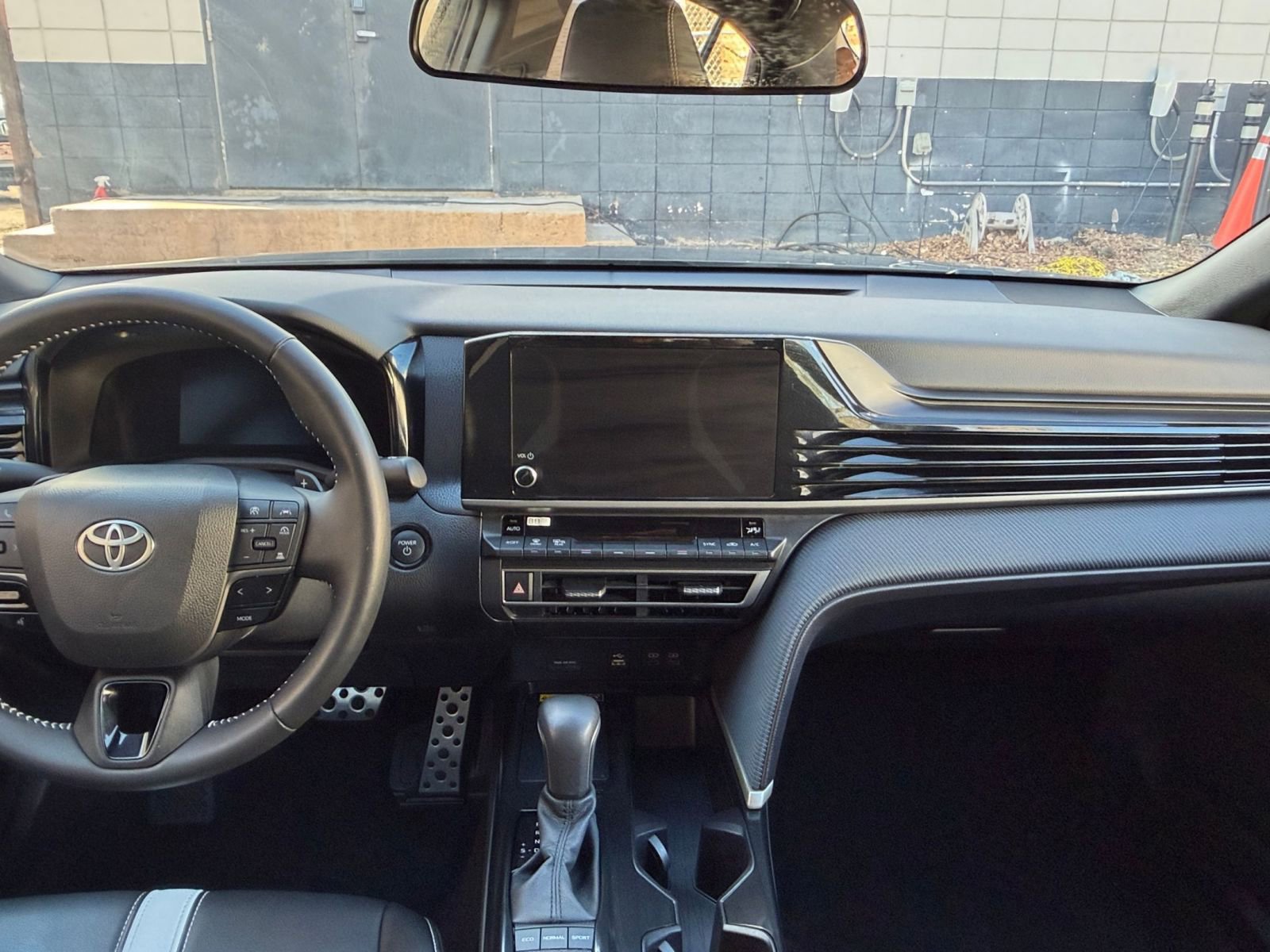 Thumbnail: 2025 Toyota Camry - 18