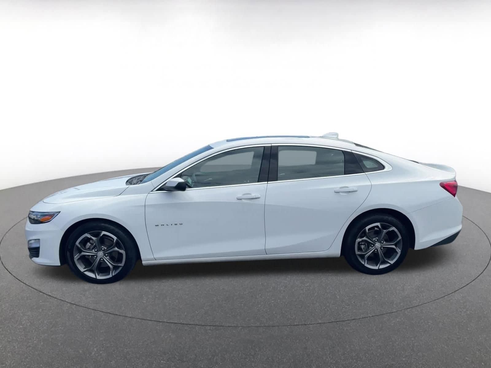 Thumbnail: 2024 Chevrolet Malibu - 9