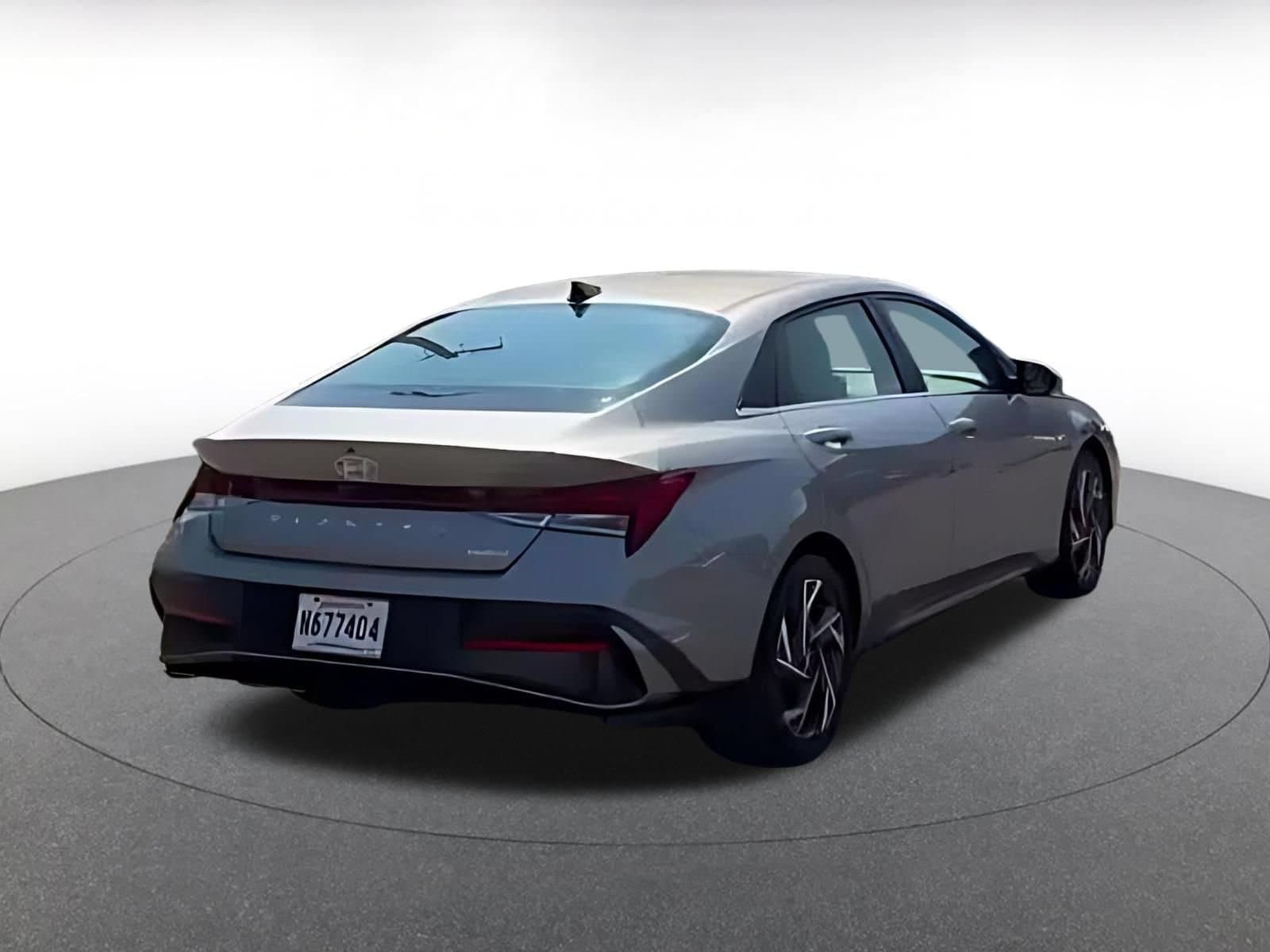 Thumbnail: 2025 Hyundai Elantra - 4