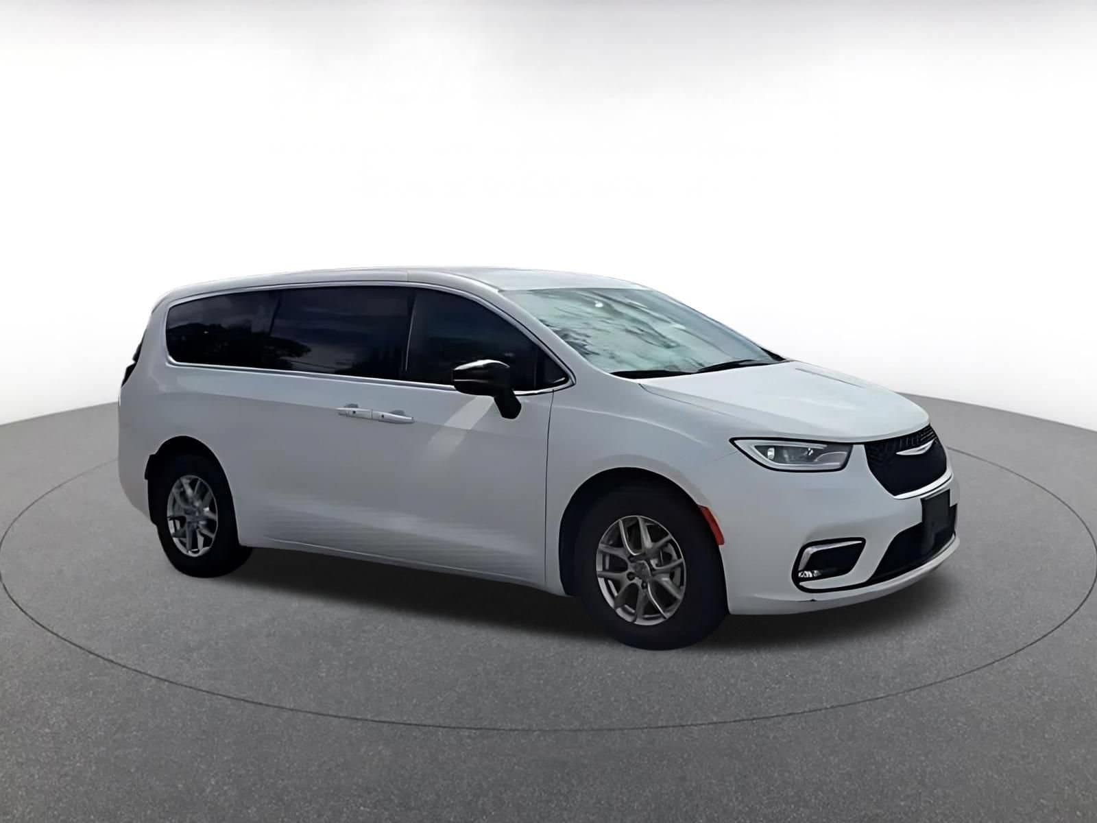 Thumbnail: 2025 Chrysler Pacifica - 2