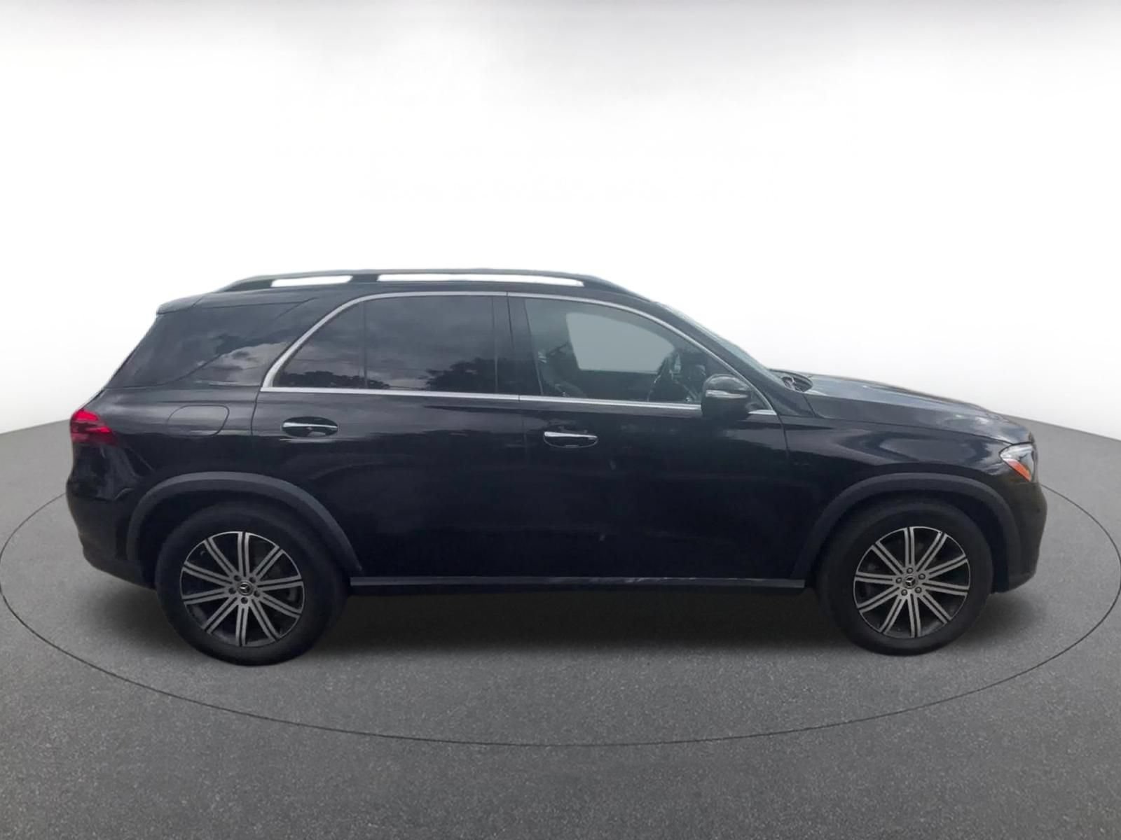 Thumbnail: 2026 Mercedes-Benz GLE - 16