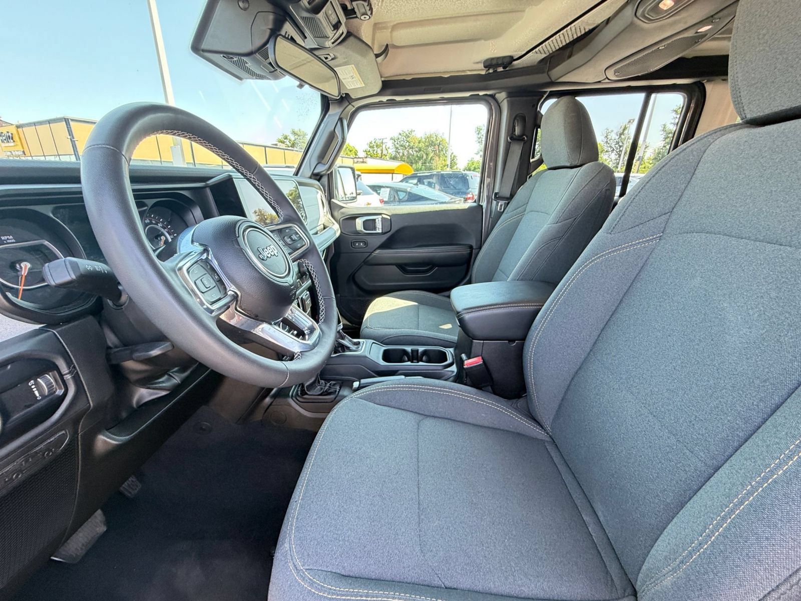 Thumbnail: 2025 Jeep Wrangler - 25