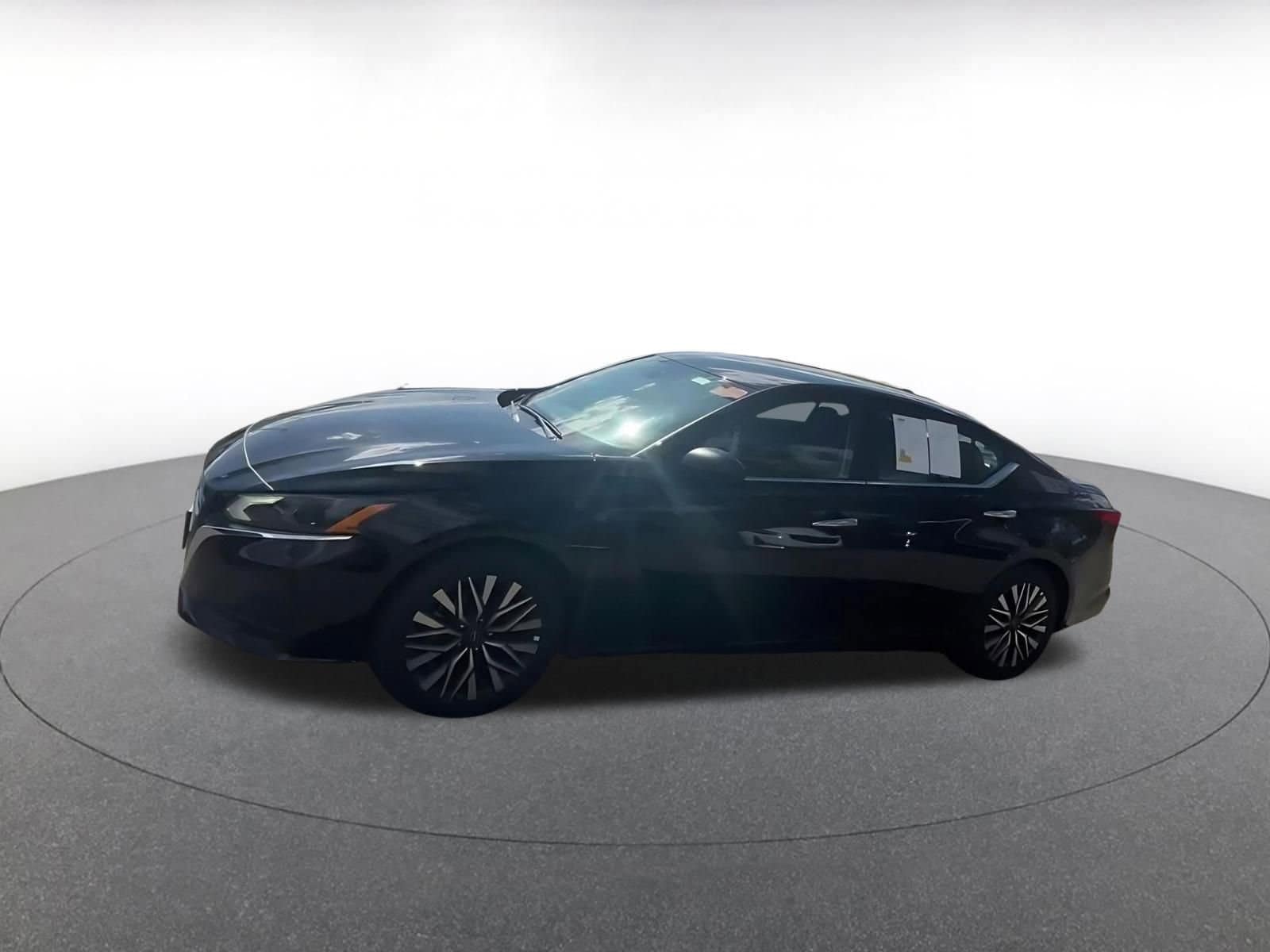 Thumbnail: 2025 Nissan Altima - 8