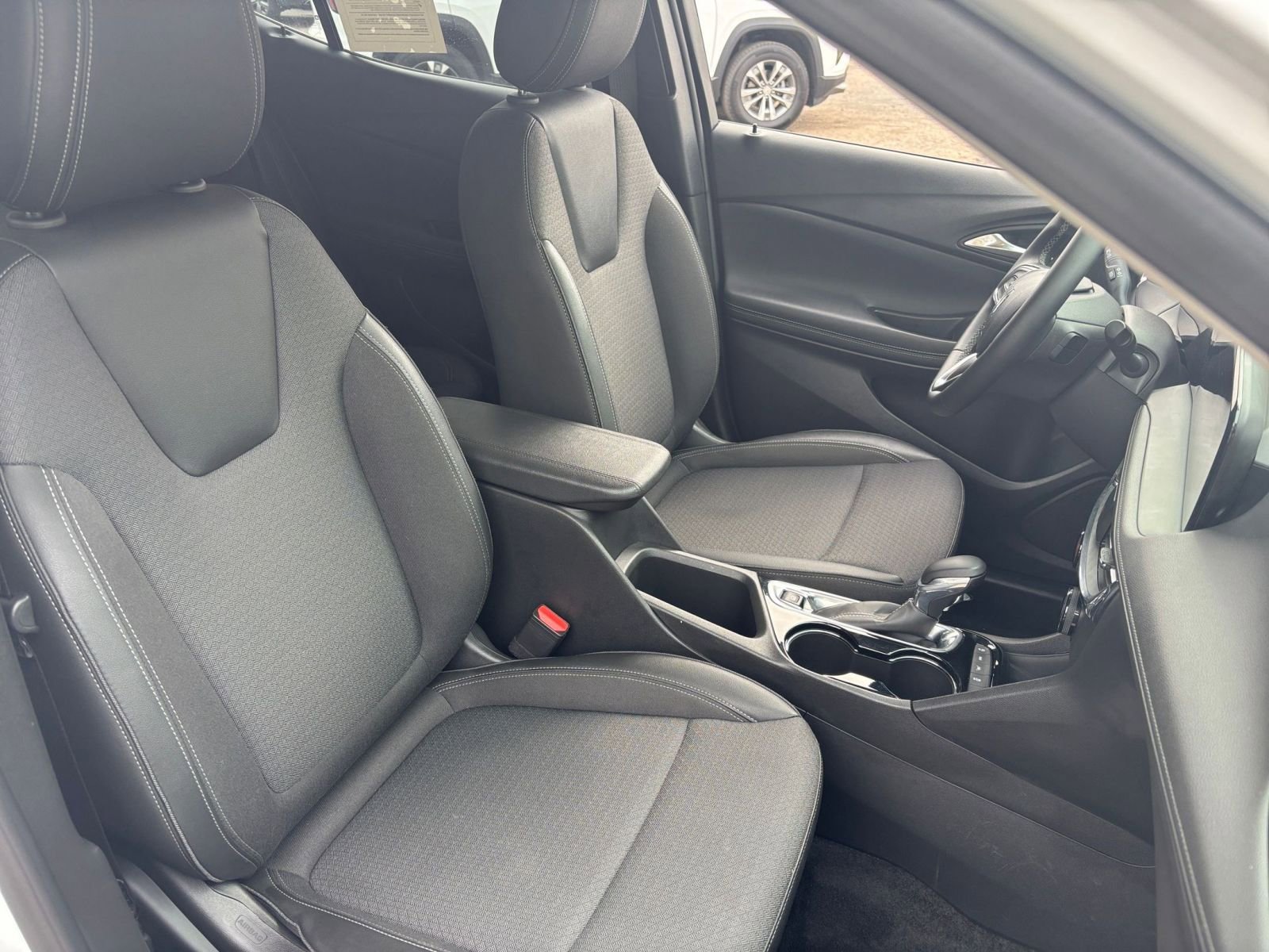 Thumbnail: 2025 Buick Encore GX - 33