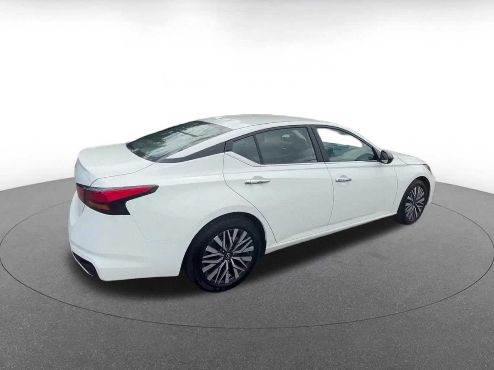 Thumbnail: 2025 Nissan Altima - 15