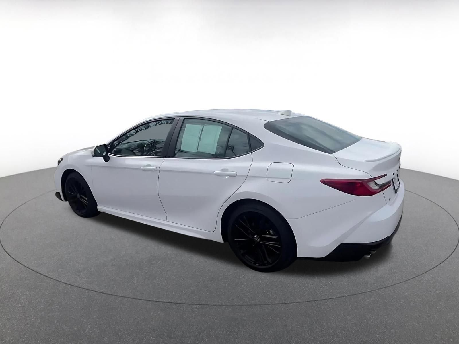 Thumbnail: 2025 Toyota Camry - 10